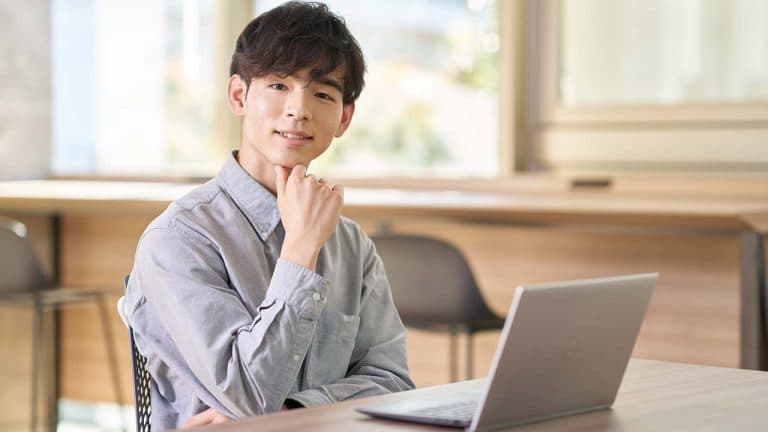 プレスリリースとプレリリースの違いとは？現役広報が解説｜知っておきたい類語も紹介