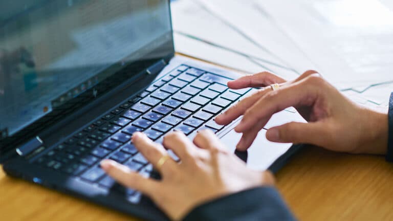 プレスリリース情報解禁日の取り扱いについて|書き方と注意点、情報解禁日前に出たときの対処法