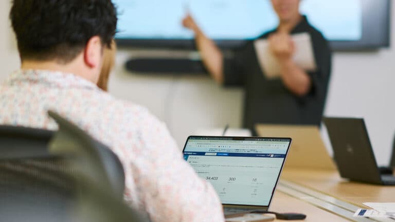 広報部の立ち上げ方とは?組織化するメリットやチーム構成・成功のポイントを解説