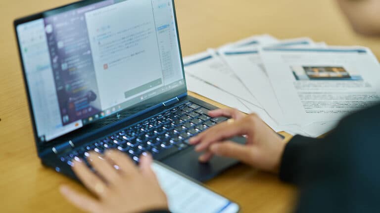 【初心者向け】インサイドセールスとは?テレアポとの違いや、KPI例、メリット・立ち上げのステップなど基礎知識を解説