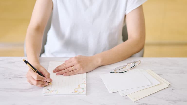 【月別一覧】時候の挨拶とは?やわらかい表現&ビジネスで使える漢語調まで季節にあわせた挨拶・結びの言葉例文を紹介