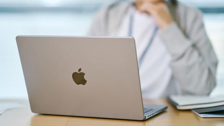 コーポレートサイトとは?目的・役割・準備したい12の構成要素・デザイン事例を紹介